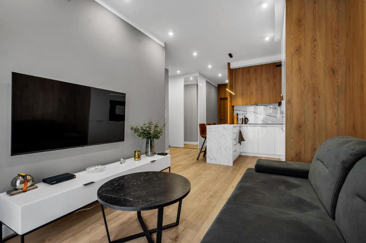 Lotnisko Chopina Modern Apartment Warsaw Exterior photo